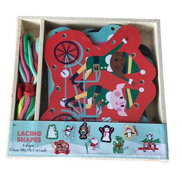 Lacing Shapes Christmas - Picture 2 of 5